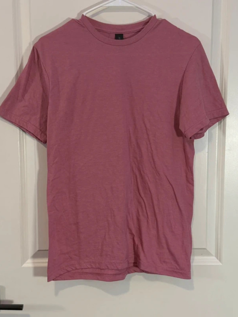 Gildan size S plain pink tshirt
